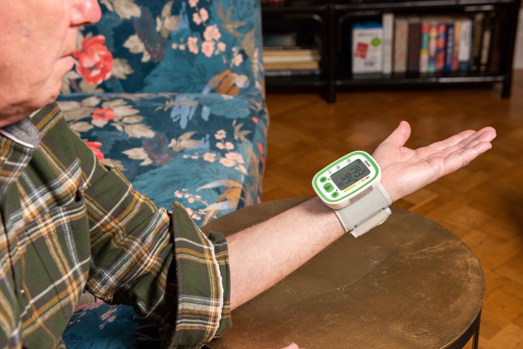 wrist blood pressure monitor