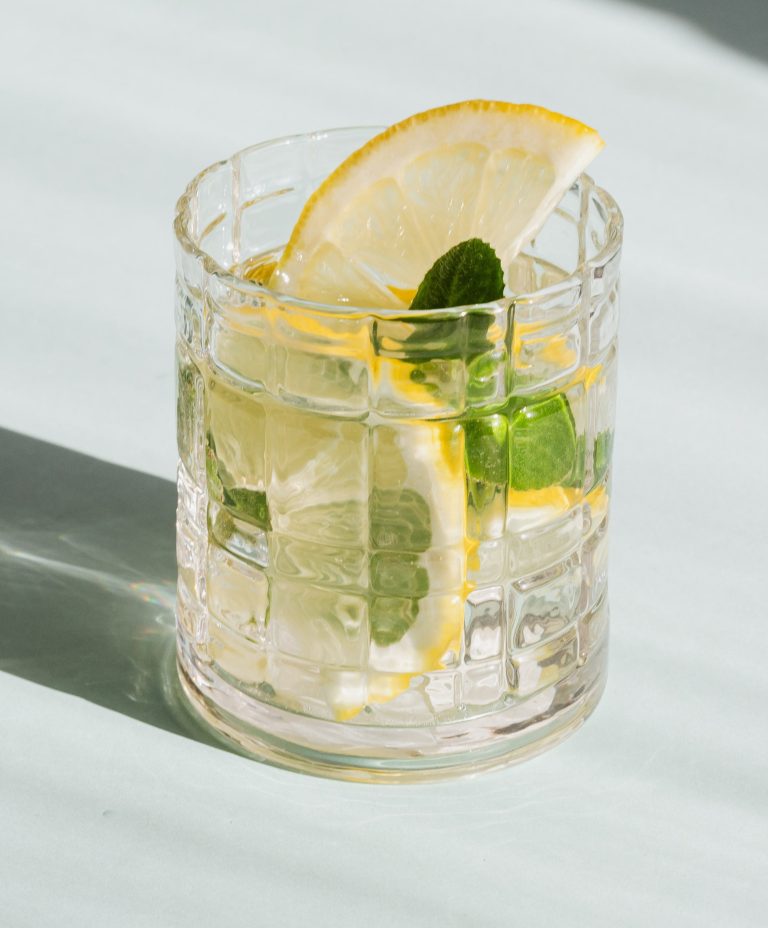 water with lemon